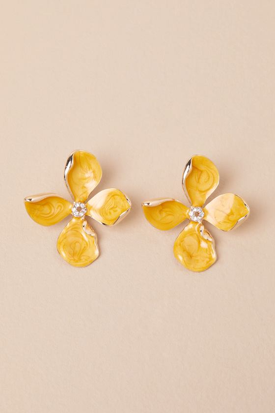 Jelsie Yellow Flower Statement Earrings - thumbnail 5