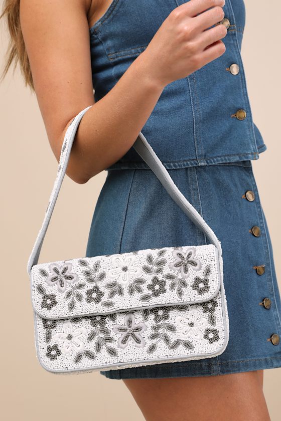 Berry Flowers White Shoulder Handbag