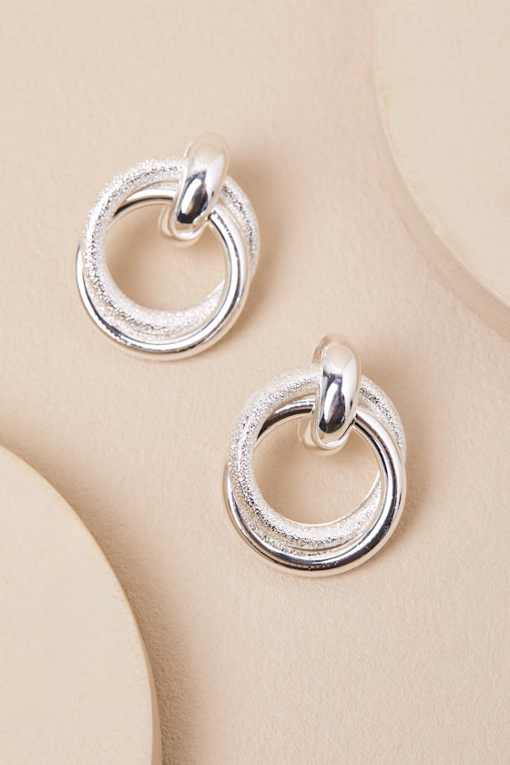 Bold Glow Silver Textured Interlocking Hoop Earrings 2