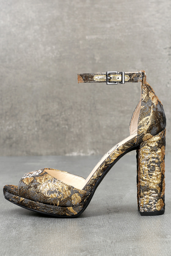 jessica simpson metallic pumps