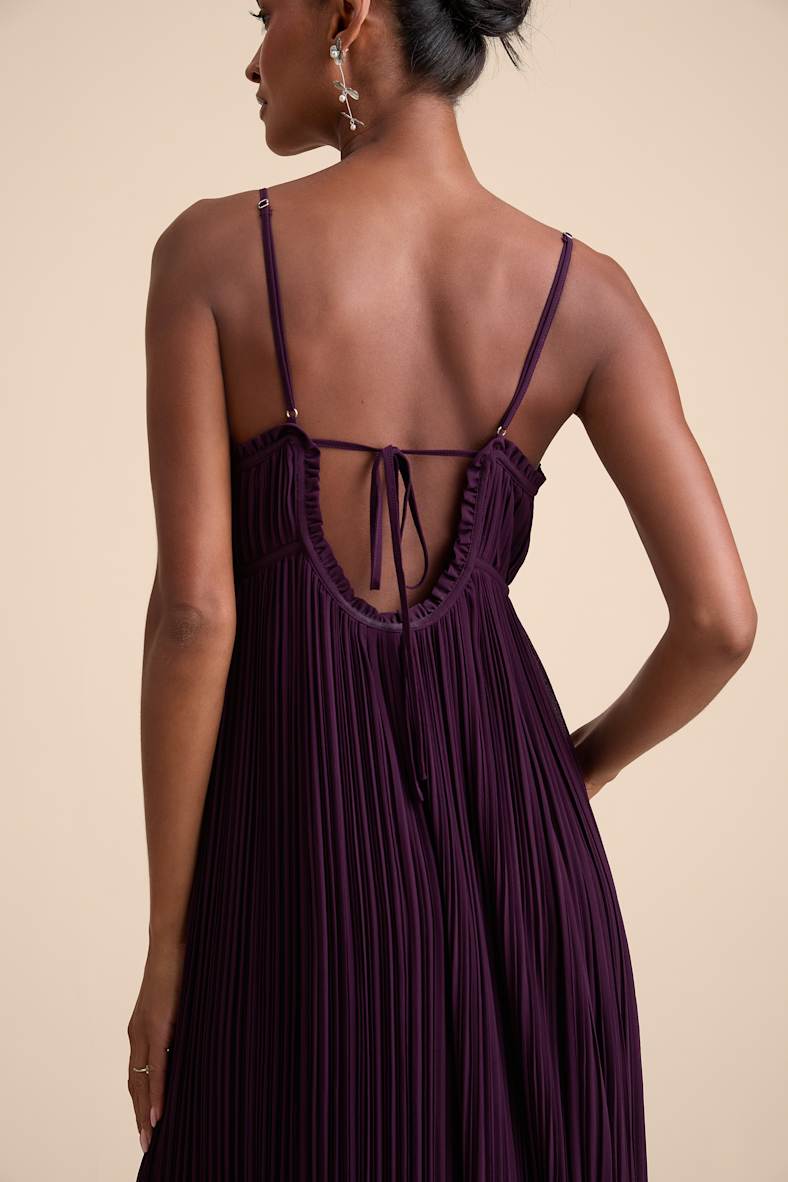 Cute Dresses, Tops, Shoes & Clothing for Women