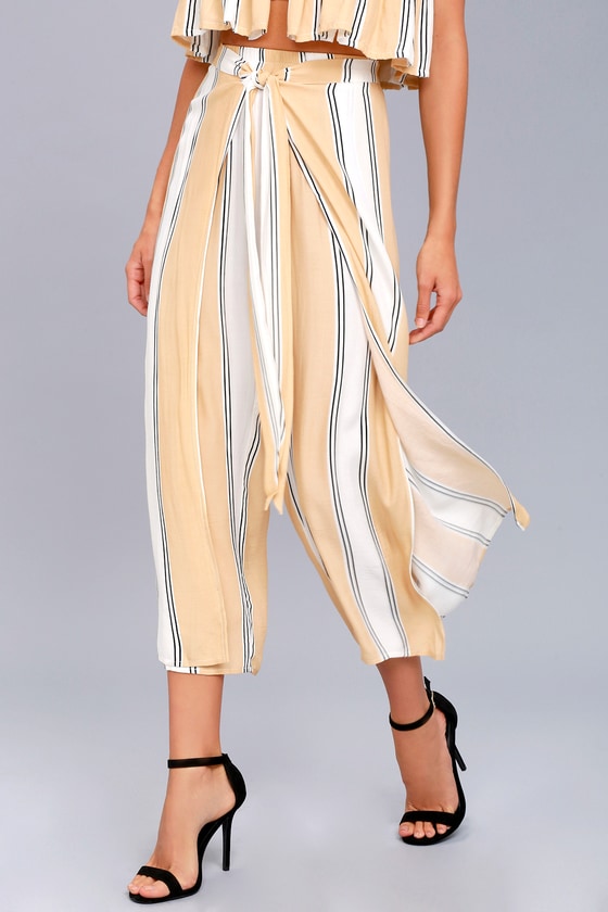beige striped trousers