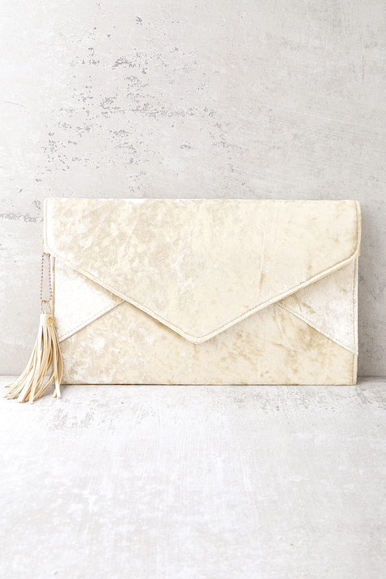 Totally Crushin' Light Beige Velvet Clutch 2