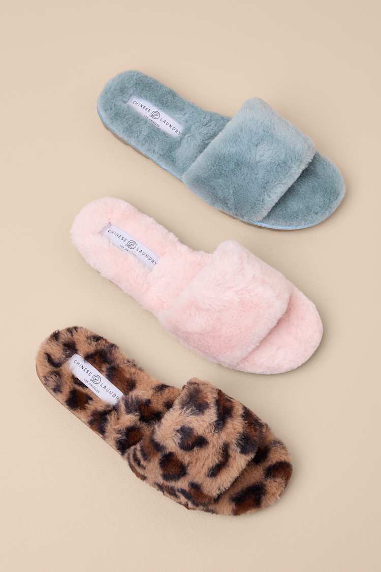 Rally Light Pink Faux Fur Slide Slippers