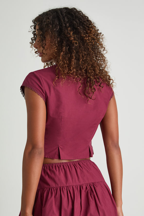 Lulus Melicia Burgundy Button-front Cap Sleeve Crop Top In Burgundy