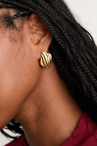 Erhan Gold Textured Square Earrings 1