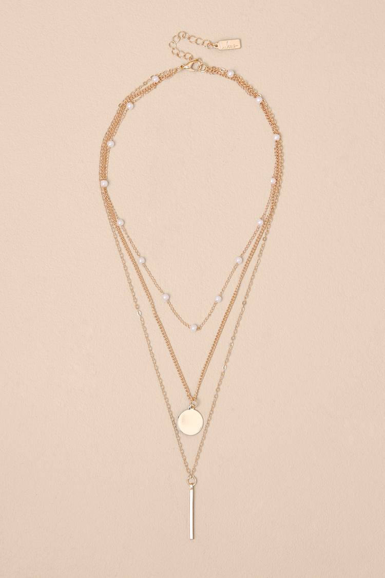 Quinneth Gold Layered Pendant Necklace
