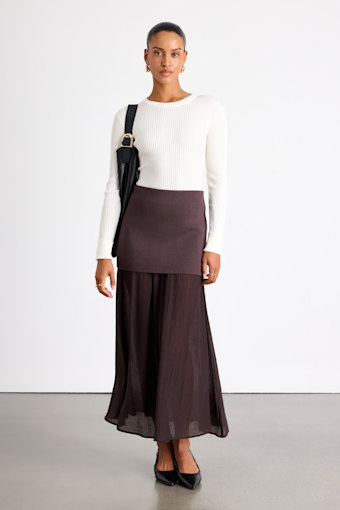 I25S1725: CHOCOLATE BROWN 1