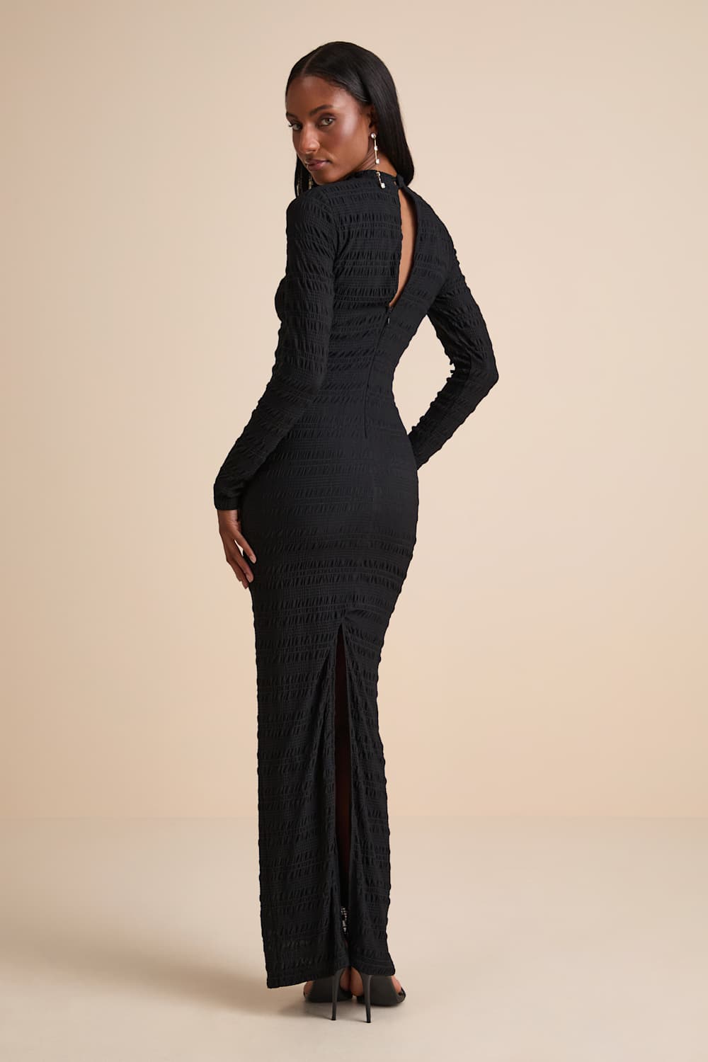 Trendsetting Design Black Textured Long Sleeve Maxi Dress