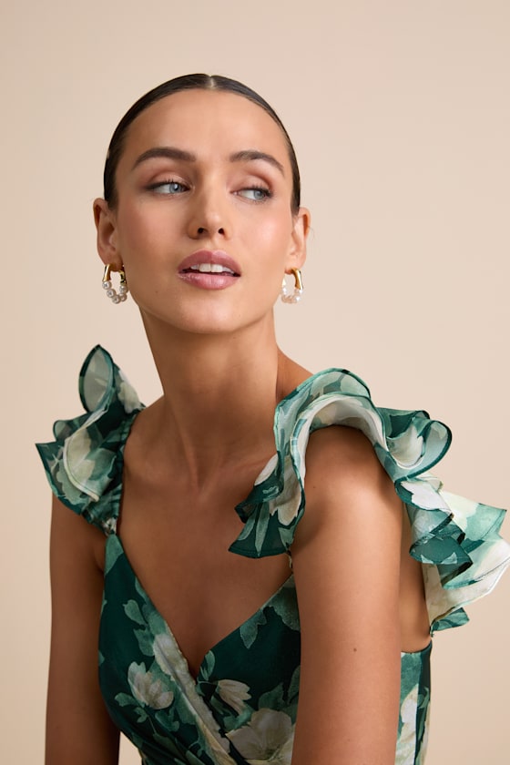 Sorren 14KT Gold Pearl Huggie Hoop Earrings