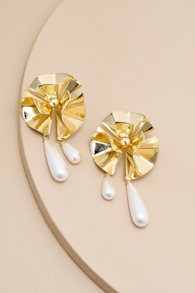 Ashtyn Gold Flower Pearl Statement Earrings 4