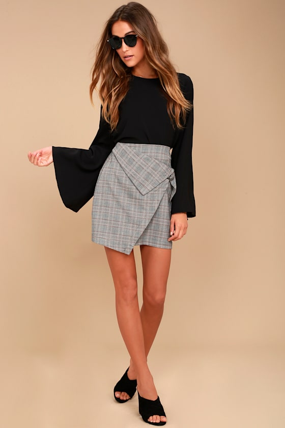 Be My Belle Black Bell Sleeve Top 2