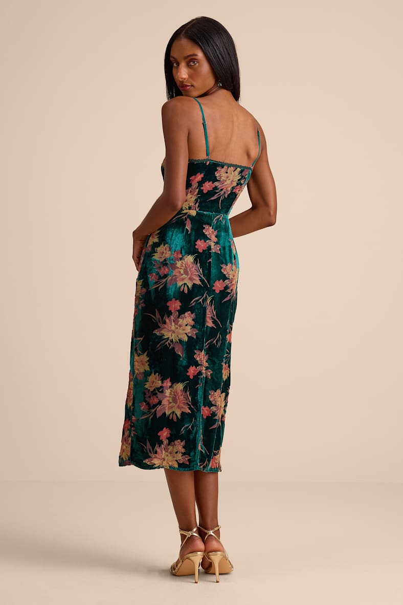 Cute Dresses, Tops, Shoes & Clothing for Women