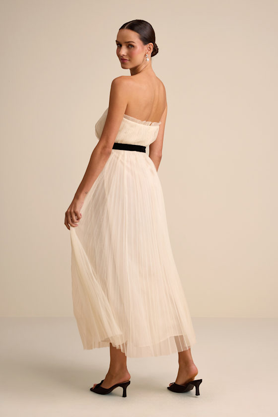 Lulus Ferreira Cream Tulle Pleated Bow Strapless Midi Dress In White