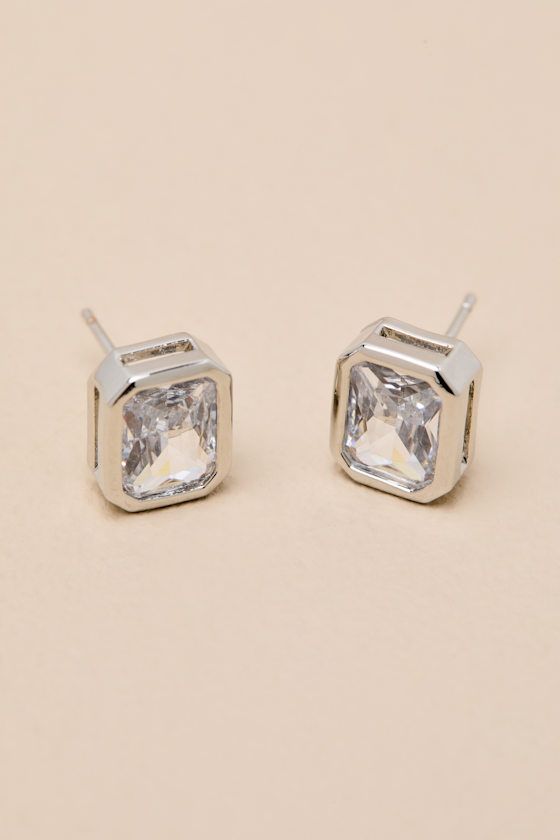 Amalyn 14KT White Gold Rhinestone Stud Earrings 5