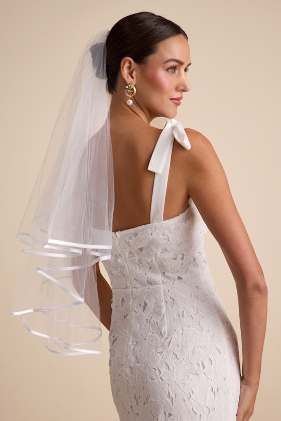 Tiffany White Tulle Satin Trim Veil - thumbnail 4
