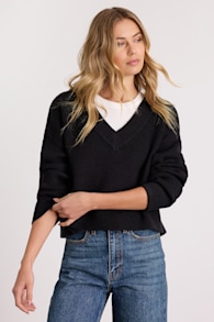 Mikuna Black V-Neck Cropped Sweater 1