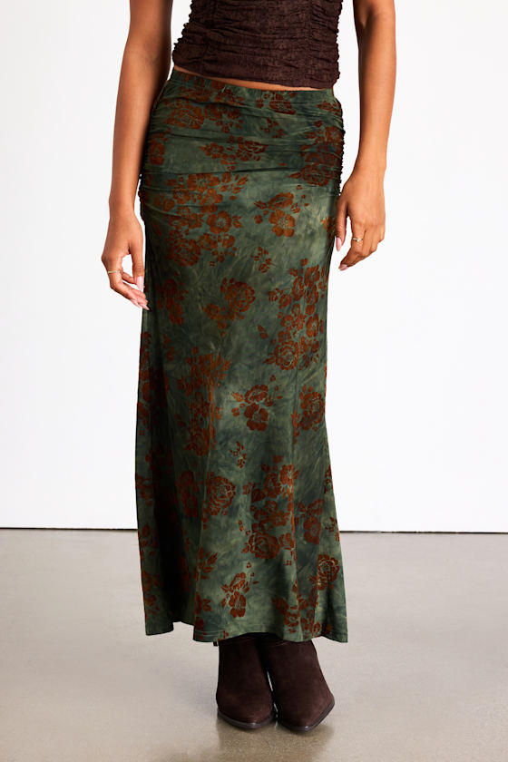 Milian Dark Green Burnout Velvet Ruched Mid-Rise Maxi Skirt 2