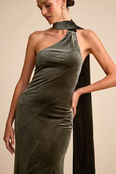 white christmas dresses Lavetir A-Line/Princess Asymmetrical Long Sleeves Pleated Velvet Christmas Dresses 2026