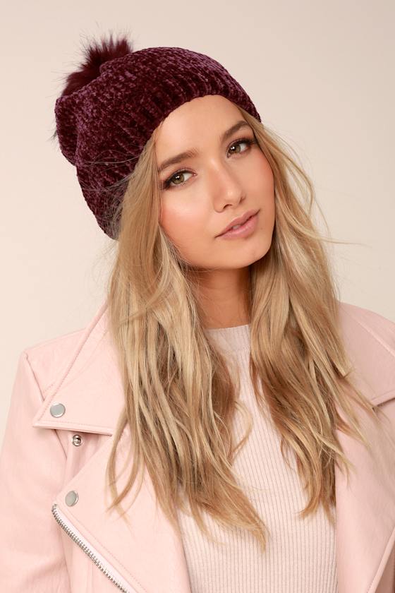 Colorado Peak Burgundy Pompom Beanie 2