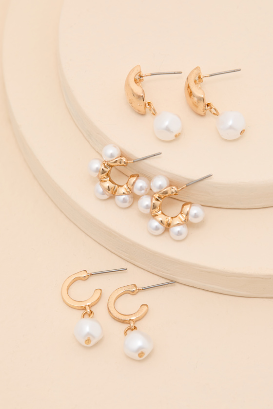 Afina Gold Pearl Three-Piece Earring Set 1