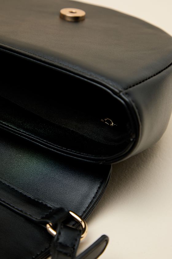 Cassia Black Horsebit Crossbody Bag - thumbnail 6
