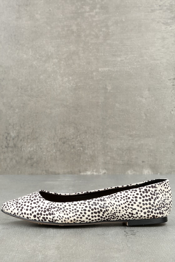mia pointed flats