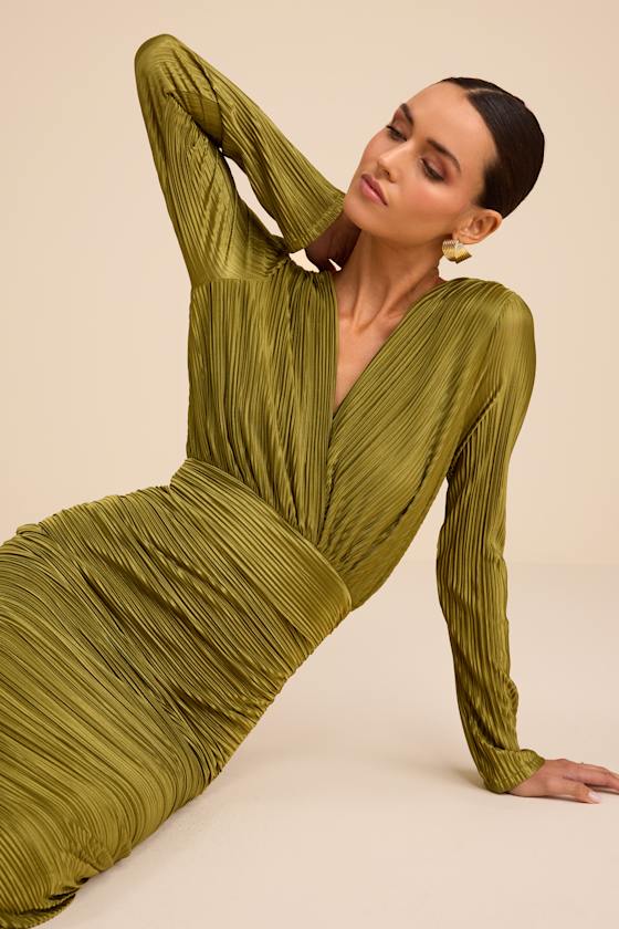 green surplice dress Long Sleeve Surplice Tiered Midi Dress with Pockets – Gypsy River Apparel