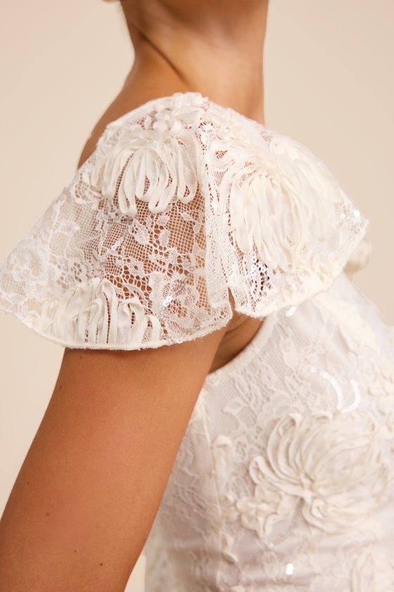 Kenna Ivory Lace Flutter Sleeve Midi Dress - thumbnail 5