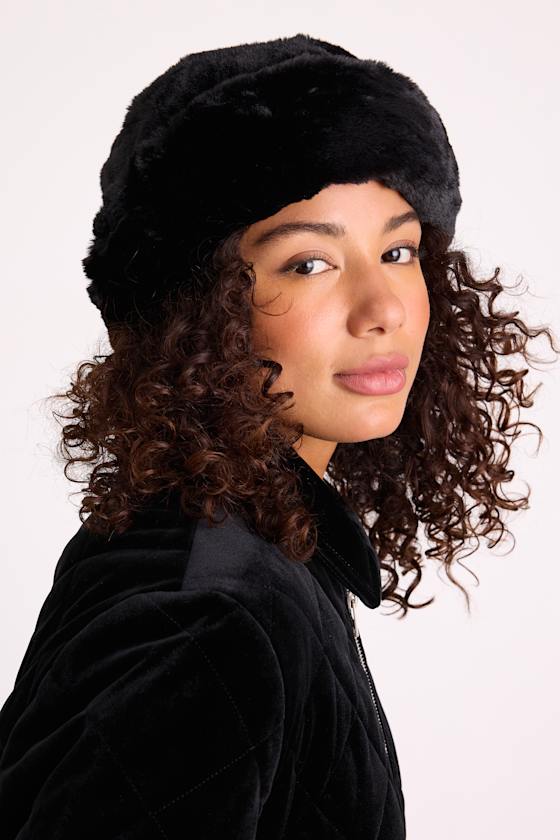 Omoka Black Faux Fur Cloche Hat 1