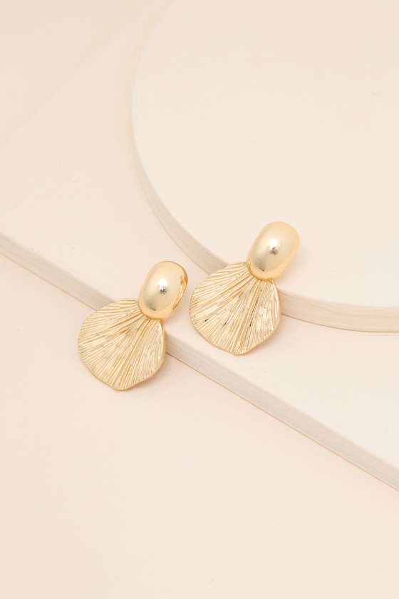 Eviana Gold Leaf Drop Earrings - thumbnail 4