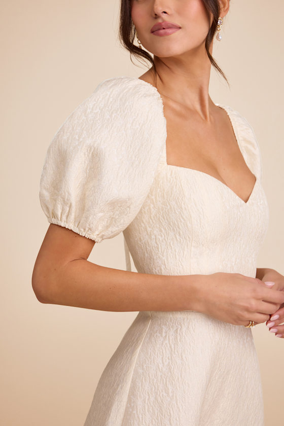 Melly Ivory Textured Jacquard Puff Sleeve Midi Dress - thumbnail 3