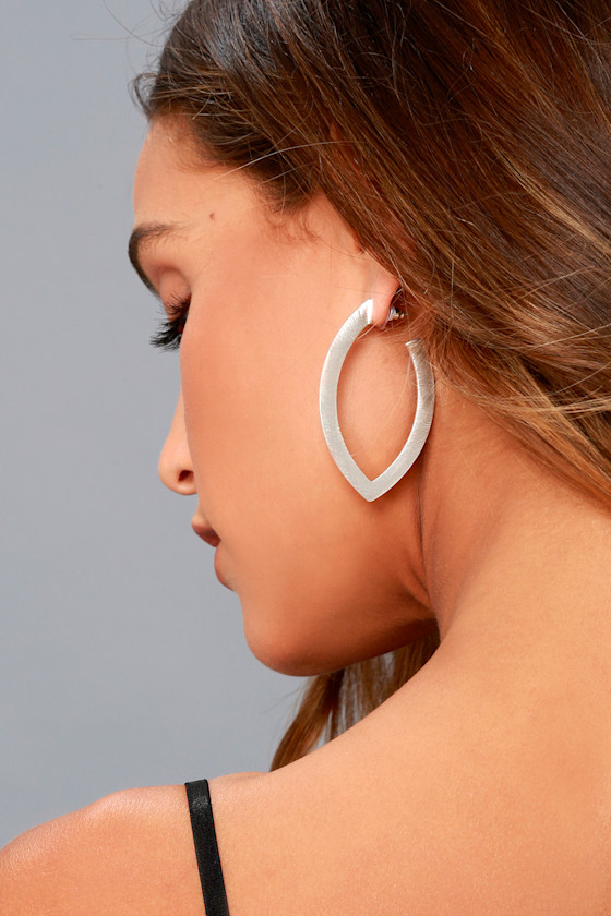 Empress Matte Silver Earrings 1