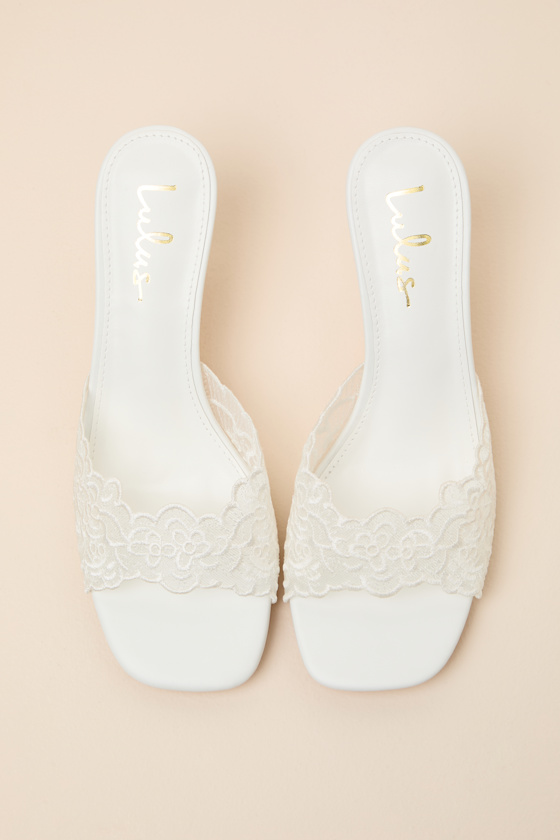 Chanel White Lace Kitten Heel Slide Sandals - thumbnail 4