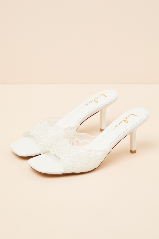 Chanel White Lace Kitten Heel Slide Sandals - thumbnail 5
