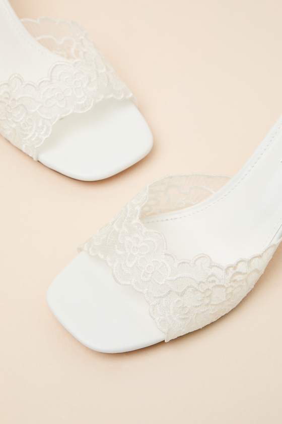 Chanel White Lace Kitten Heel Slide Sandals - thumbnail 6