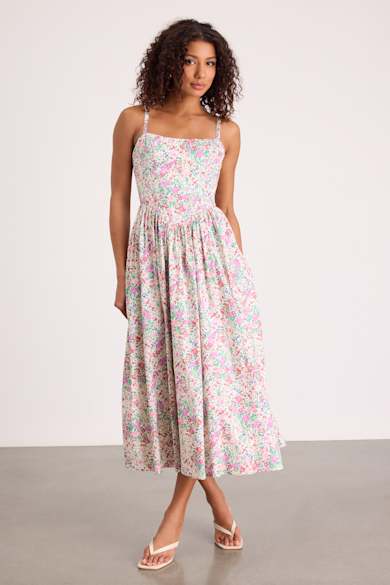 Shop Outfits for Teachers at Lulus!