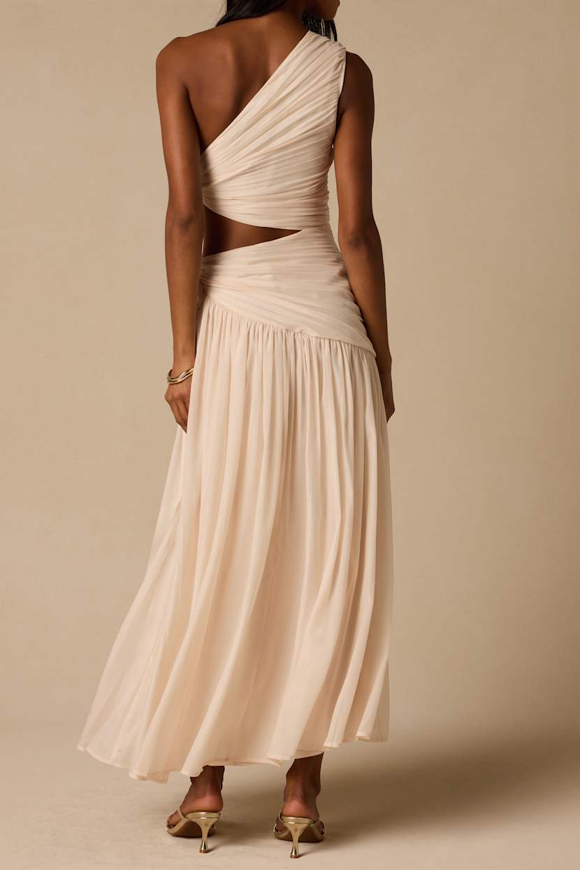 soft beige dress Discover the most beautiful collection of women's dresses | Shop now in Saudi Arabia | Berlin