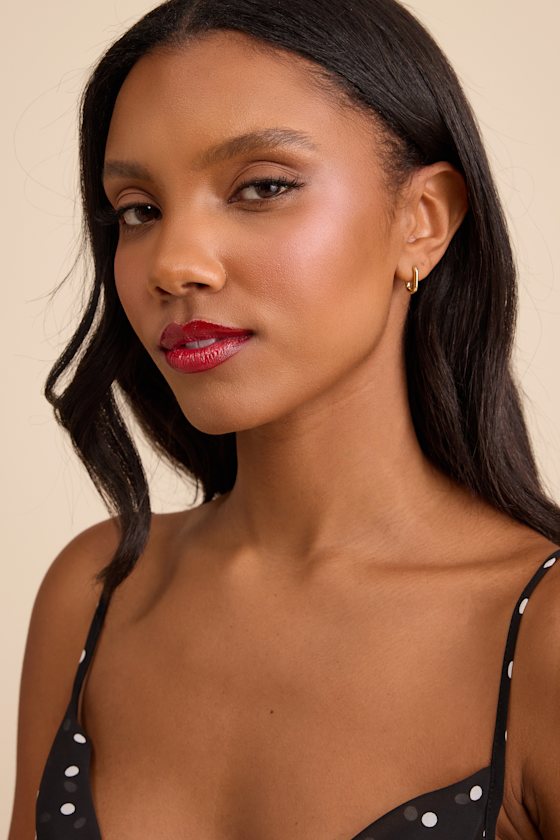 Chain Link Gold Huggie Hoop Earrings 1