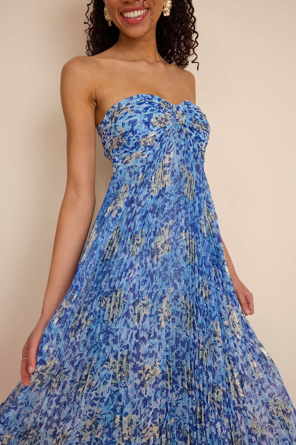 Lynwen Blue Abstract Pleated Strapless Maxi Dress