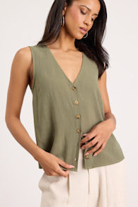Casually Sophisticated Olive Linen Sleeveless Button-Front Top 1