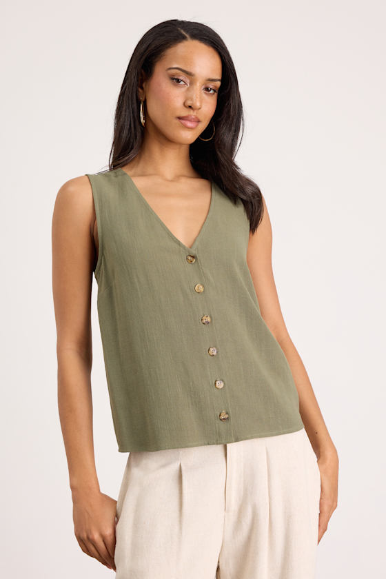 Casually Sophisticated Olive Linen Sleeveless Button-Front Top 2