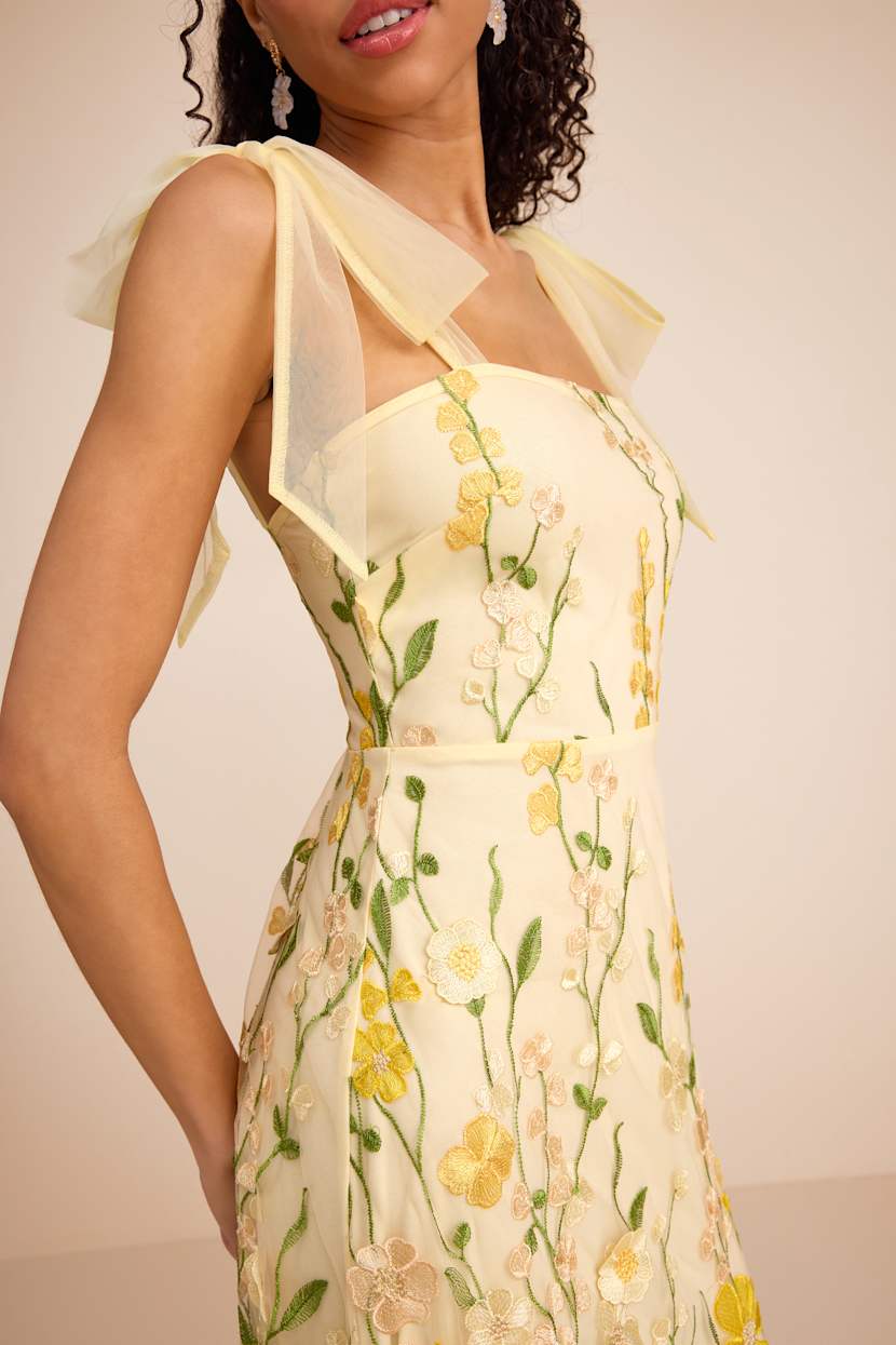 thriving poise black 3d floral embroidered tie strap maxi dress 3D Floral Strappy Maxi Dress - Black, 8 main image 1