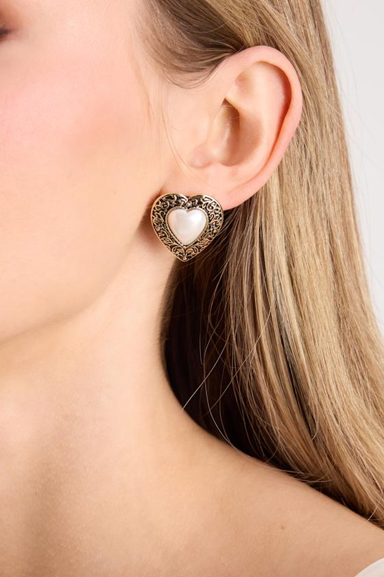 Madeira Gold Vintage Pearl Heart Earrings 3