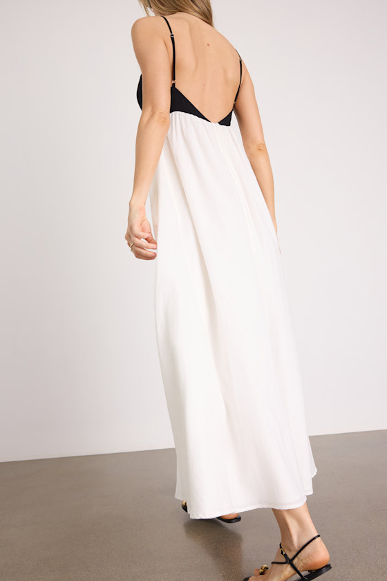59D3834: BLACK AND WHITE 4