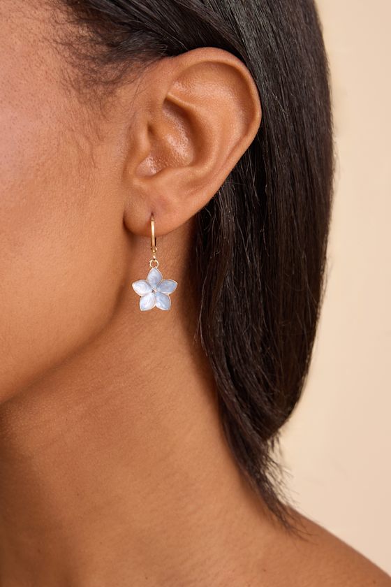 Reseda Light Blue Flower Charm Earrings - thumbnail 2