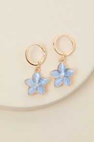 Reseda Light Blue Flower Charm Earrings 1