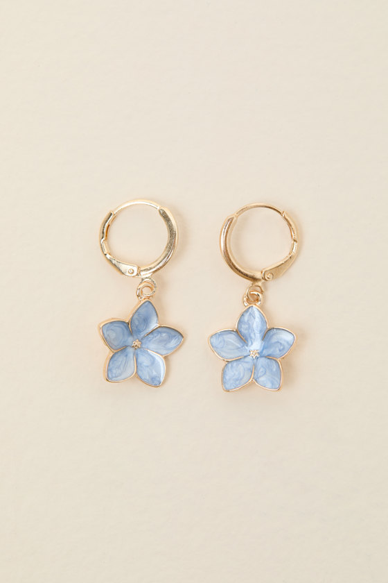 Reseda Light Blue Flower Charm Earrings - thumbnail 4