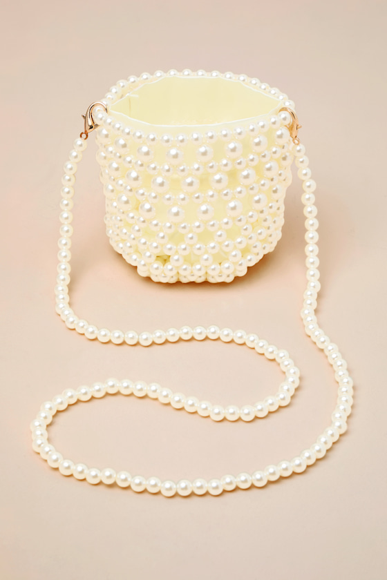 Nicolette White Pearl Crossbody Bucket Bag - thumbnail 6