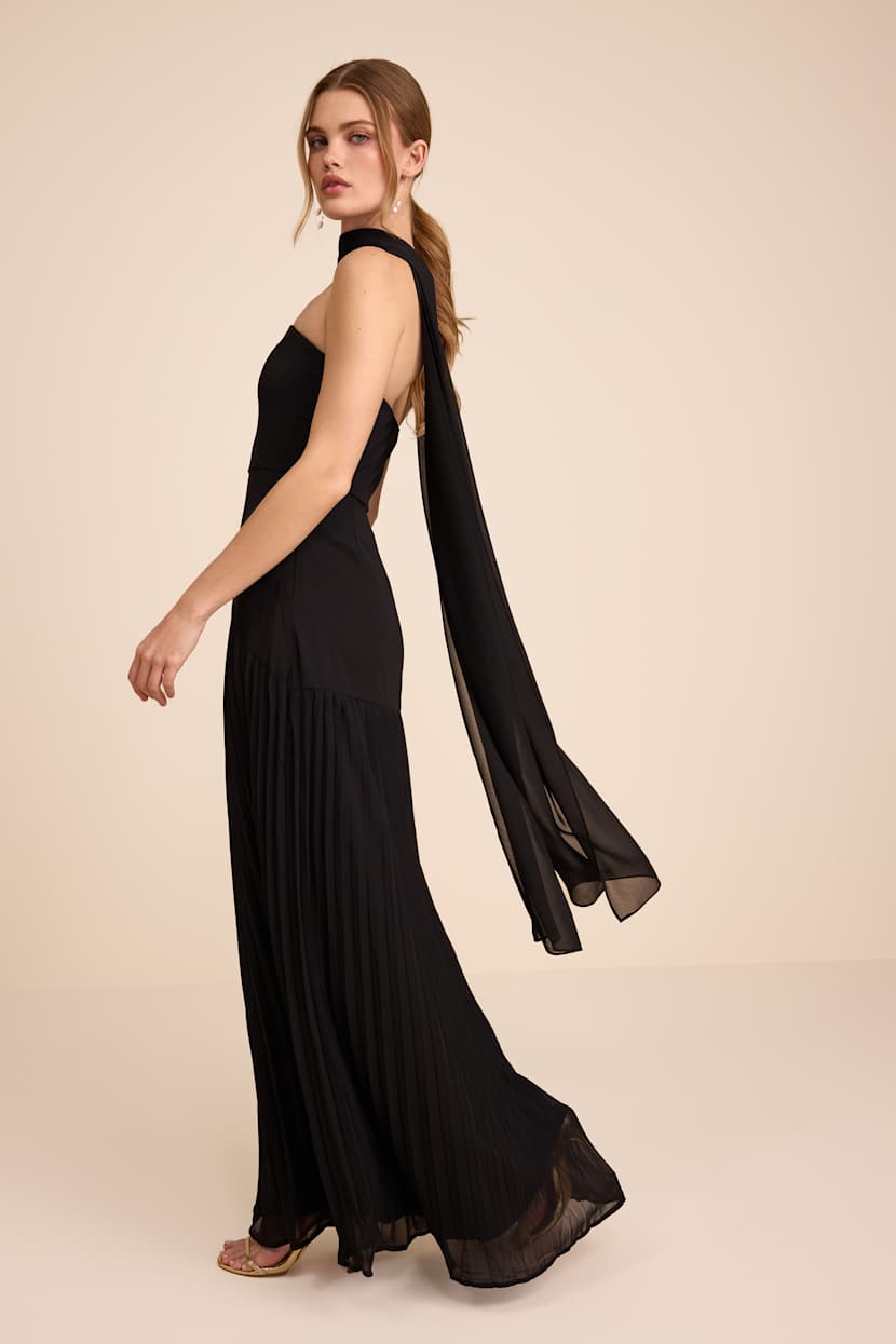 black chiffon sash for dress Aeliana | Black Strappy V-Neck Maxi Dress With Chiffon Sash